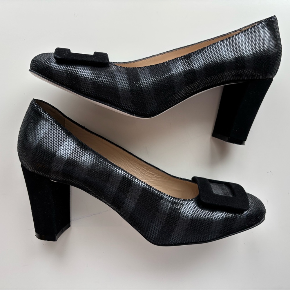 RON WHITE Black Grey Striped Leather Heels Size 37.5 US Size 7